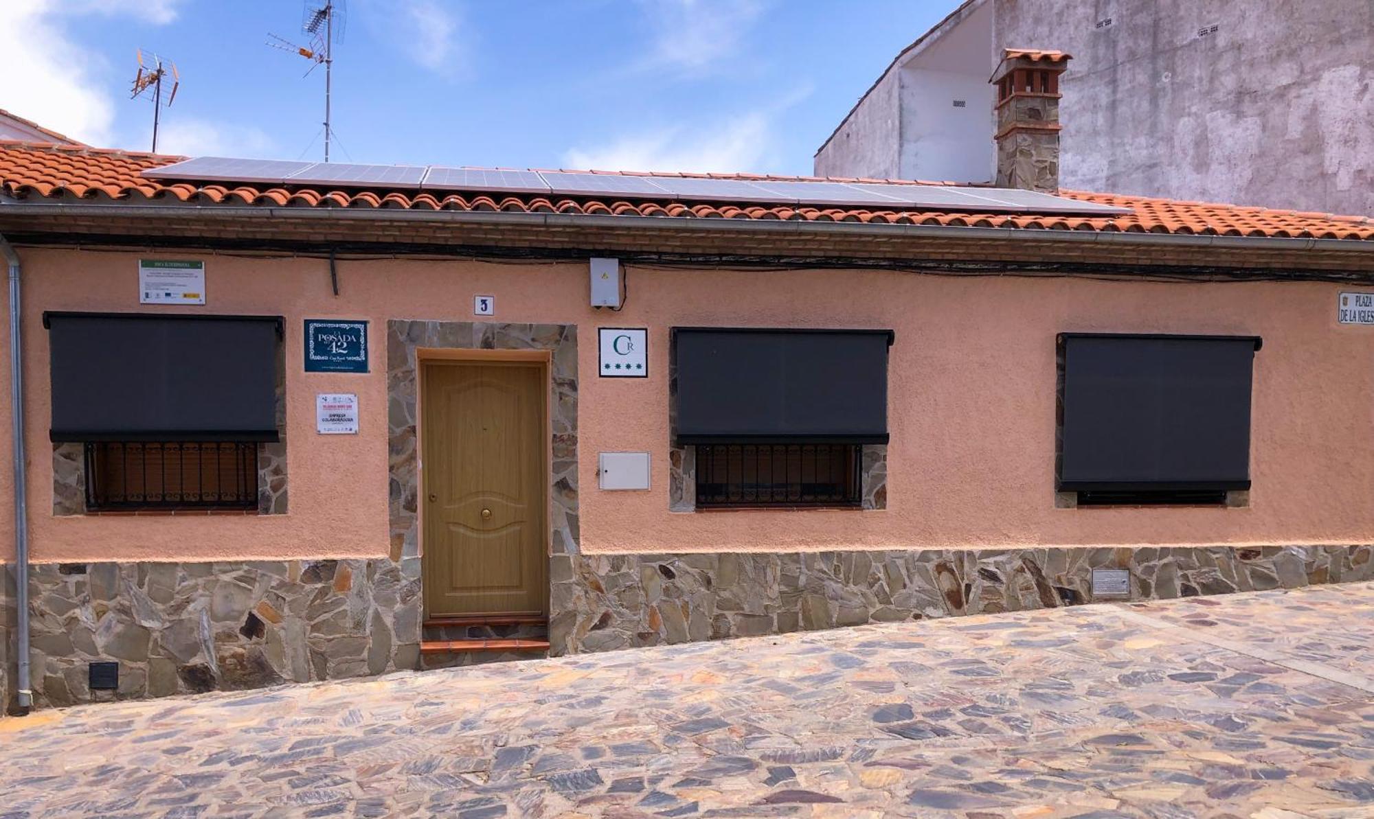 Casa Rural La Posada Del 42 Carrascalejo Exterior photo